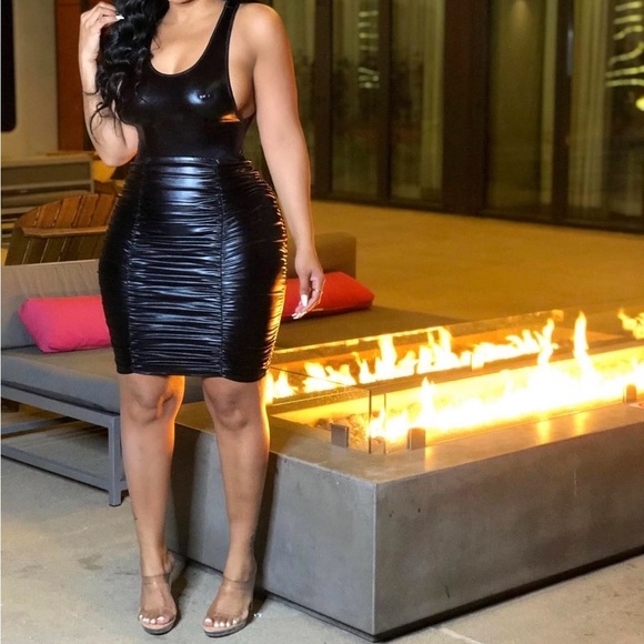 Bomb 2 piece outfit! Super sexy! - Picture 1 of 1